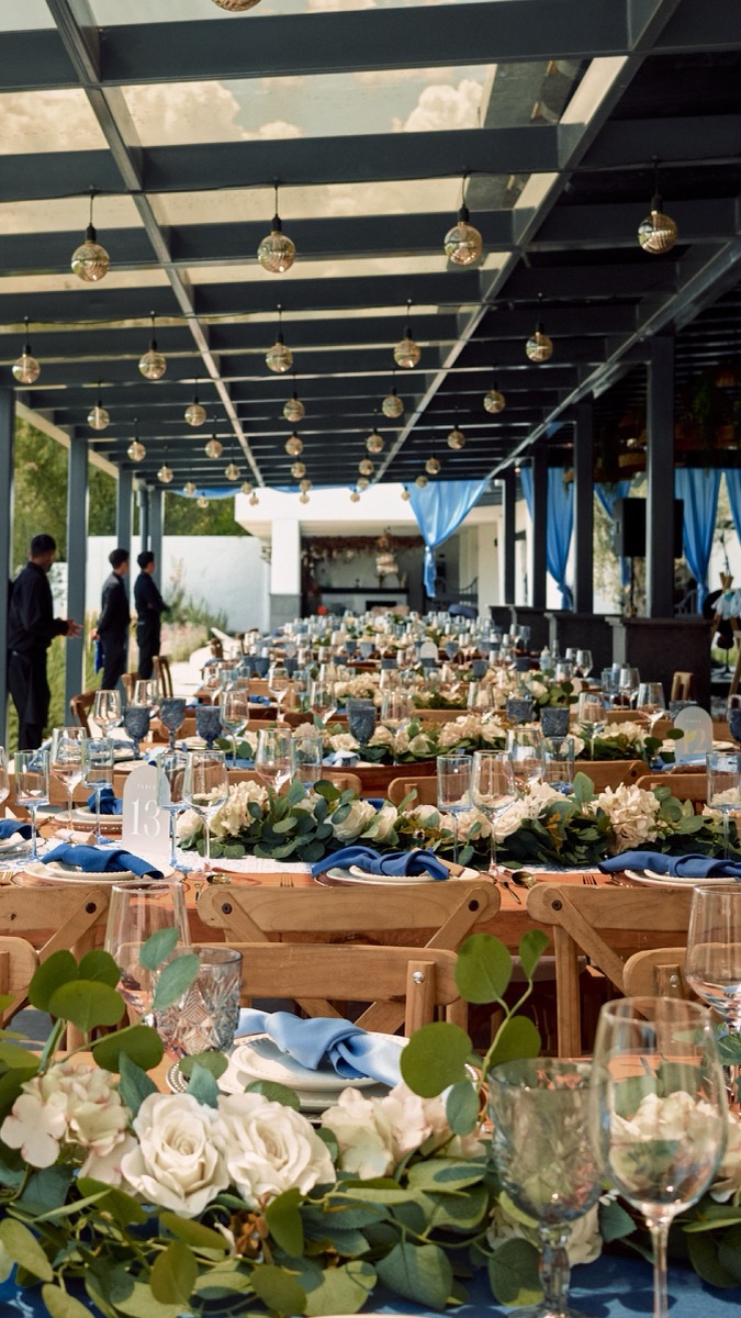 Banquete montado en la terraza techada